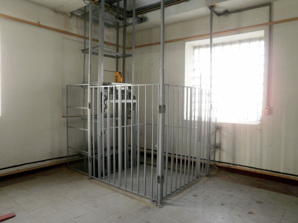 Одномачтовый подъемник изготовление