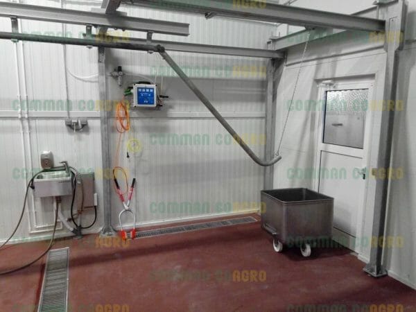 Подъемник для подъема туш животных на подвесной путь