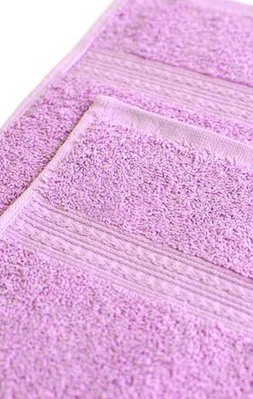 Yatak çarşafları, havlular, yastıklar, battaniyeler, yatak örtüleri, yatak takımları