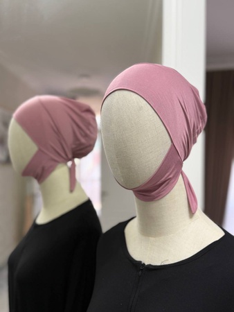 Шапка на завязках