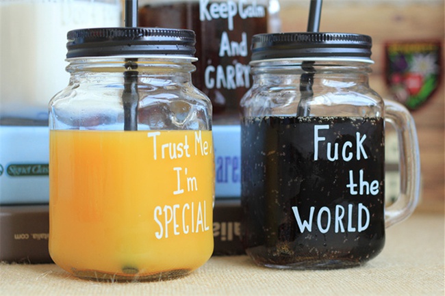 Кружка с трубочкой и крышкой в виде стеклянной банки с ручкой