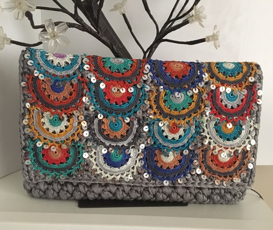 Клатч ручной работы с гравировкой на заказ