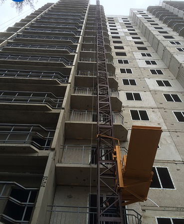 Строительный мачтовый подъемник ПМГ 750