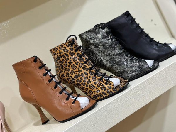 Spor dans ayakkabıları ön siparişte