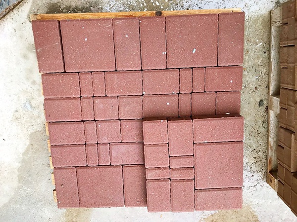 Blok, bordür, kaldırım taşı üretimi için en yeni nesil SUMAB R 400 vibropres