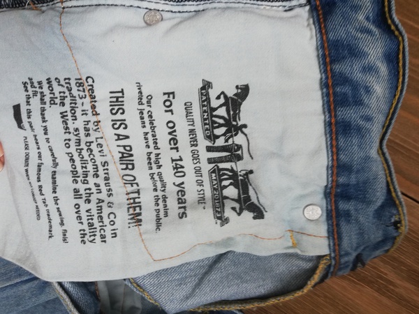 Джинсы  LEVIS