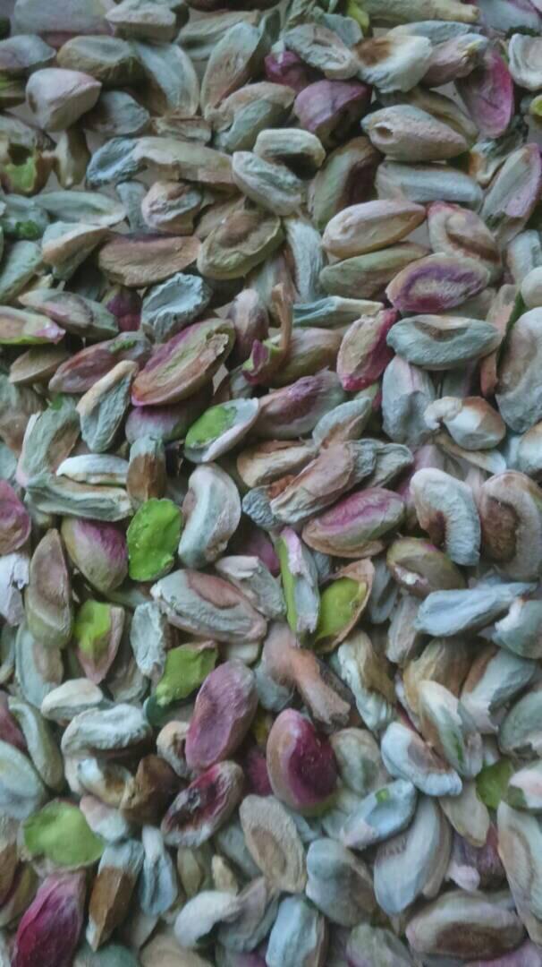<p>3-5 tons and more pistachios WANTED.</p>

<p>(Translated from Russian)</p>