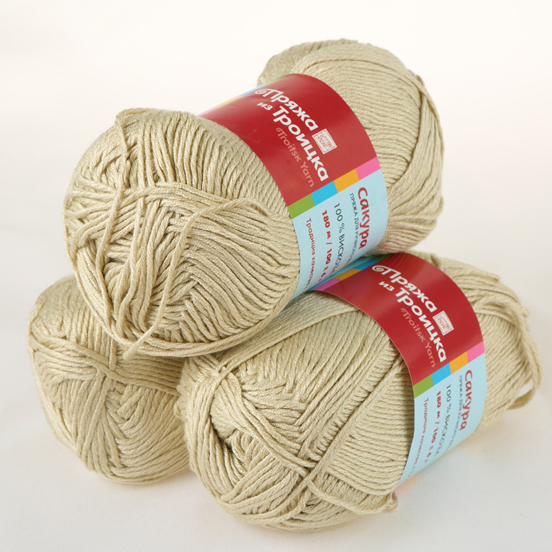 Нитки для вязания. Пряжа color-city чипо 816 принт малин-красн-син. Нитки для вязания крючком. Нитки синтетика для вязания. Трикотажные нитки для вязания.